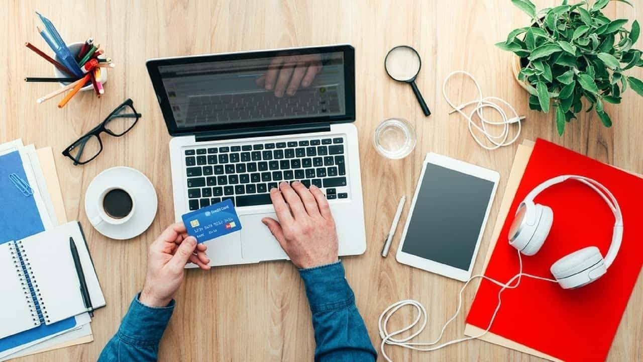 كيف تختار المنتج الرقمي الأنسب لاحتياجاتك دون إضاعة المال أو الوقت